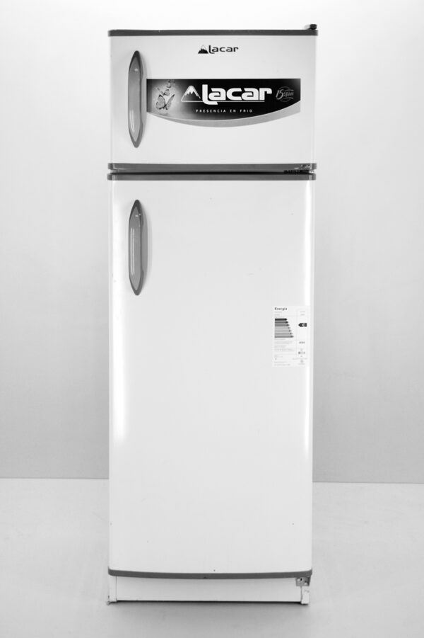 Heladera grande con freezer